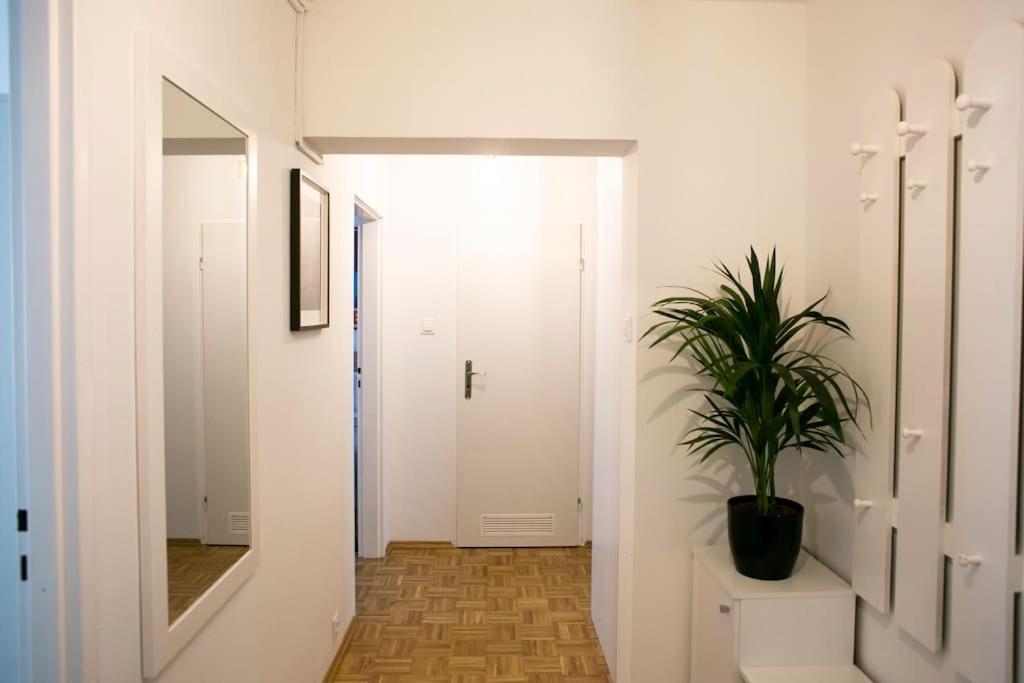 Oomph Warsaw Center Well Designed Apartment With Balcony المظهر الخارجي الصورة