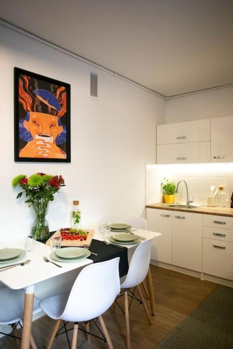 Oomph Warsaw Center Well Designed Apartment With Balcony المظهر الخارجي الصورة