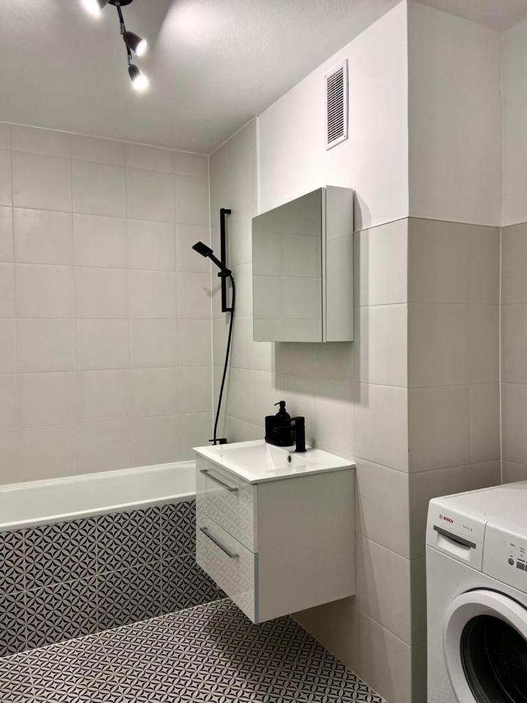 Oomph Warsaw Center Well Designed Apartment With Balcony المظهر الخارجي الصورة